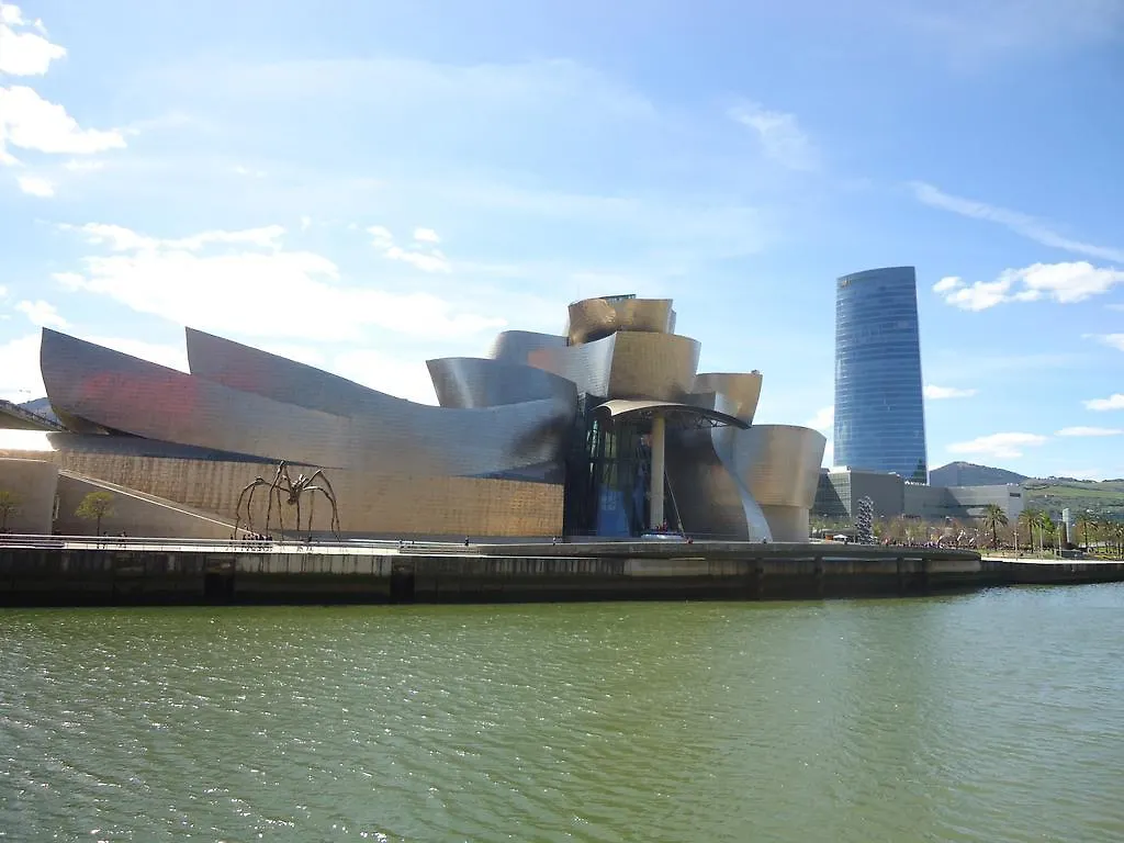 Apartamento céntrico con vistas a la Ría! garage, ideal 2-4 Bilbau Espanha