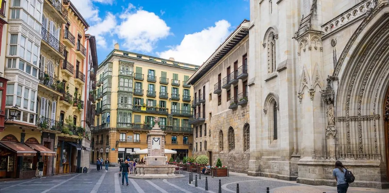 Apartamento Centrico Con Vistas A La Ria! Garaje, Ideal 2-4 Bilbao